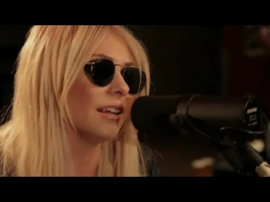 The Pretty Reckless - Just Tonight (Live from Down the Front Session, 2010)