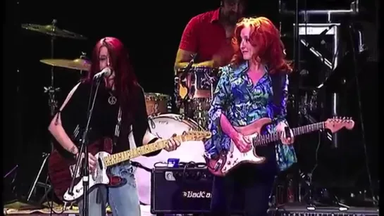 Carolyn Wonderland & Bonnie Raitt - Aint Nobodys Fault But Mine