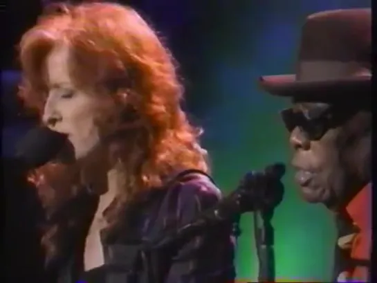 Bonnie Raitt & John Lee Hooker - In The Mood