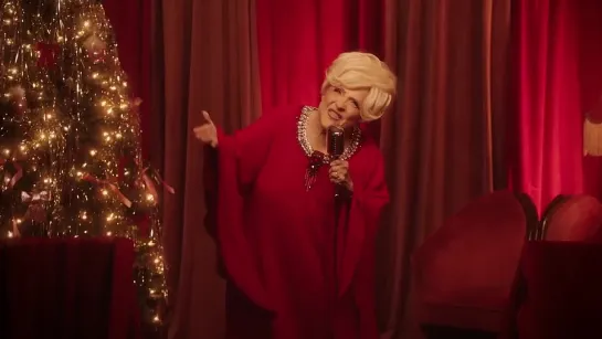 Brenda Lee - Rockin Around The Christmas Tree (Official Music Video)