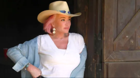 Tanya Tucker - I Bet She Knows