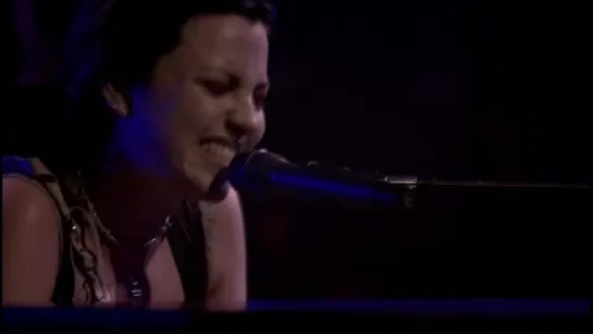 Evanescence  -  Anywhere But Home .2004. Live in Paris.