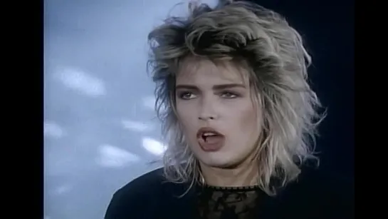 Kim Wilde - You Keep Me Hangin On