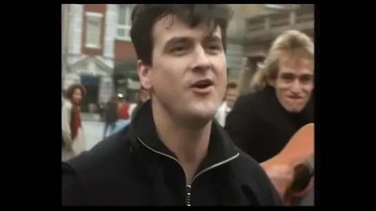 Les McKeown - Shes A Lady