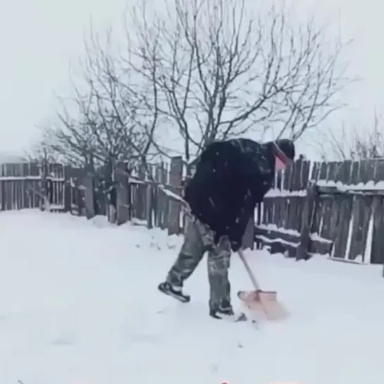 ОПЯТЬ ДВАДЦАТЬ ПЯТЬ...ТОЛЬКО ПОЧИСТИЛ, И СНОВО НАМЕЛО...😱