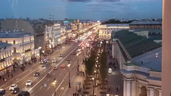 Невский проспект в высоты городской думы