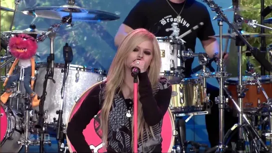 Avril Lavigne - When You're Gone [The Tonight Show with Jay Leno] (FullHD 1080p)