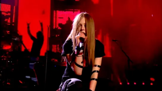 Avril Lavigne - Sk8er Boi [Live at the BRIT Awards 2003] (Upscale)