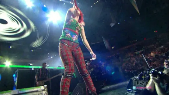 Paramore - [Z100's Jingle Ball 2010] (FullHD 1080p)