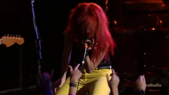 Paramore - Misery Business [Video Music Awards 2008] (FullHD 1080p)