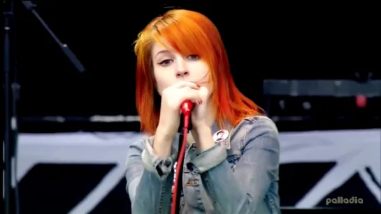 Paramore - Brick by Boring Brick + Misery Business [Hurricane Festival 2010]