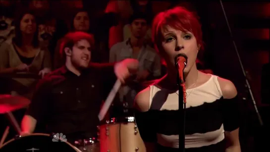 Paramore - Brick By Boring Brick [Jimmy Fallon] (FullHD 1080p)