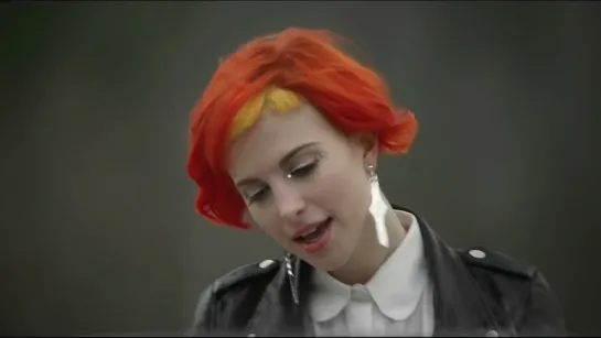 Paramore -  Ain't It Fun (FullHD 1080p)