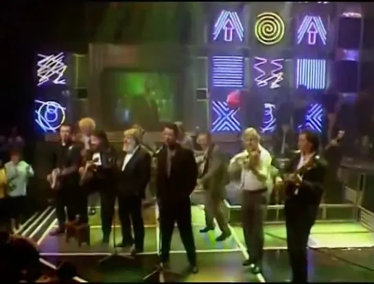 The Dubliners ft. The Pogues - The Irish Rover (Live_ TOTP 1987)