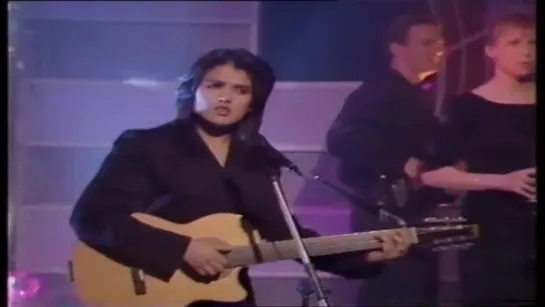 Tanita  Tikaram - Twist in my sobriety on Top of the pops (HQ)