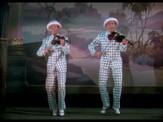 Gene Kelly and Donald O'Connor - Fit As a Fiddle (Singin' in the Rain)