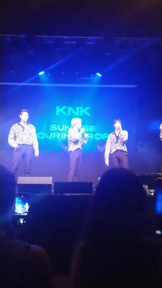 190816 [fancam] DongWon solo (feat HeeJun) @ Sunrise Tour in Europe, Warsaw