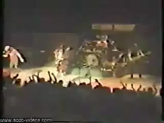 AC/DC - Hell's Bells (Live In Tokyo, Japan, 1981)