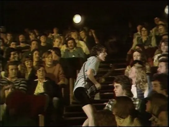 AC/DC - Rocker (Live At The Hippodrome Golders Green, London 1977)