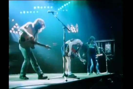 AC/DC - For Those About To Rock (Live in Joe Louis Arena, Detroit, 1983)