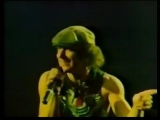 AC/DC - T.N.T. (Live in Houston Summit, Texas 1983)