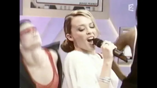 Kylie Minogue - Come Into My World (Live Douce France 23-11-2002)