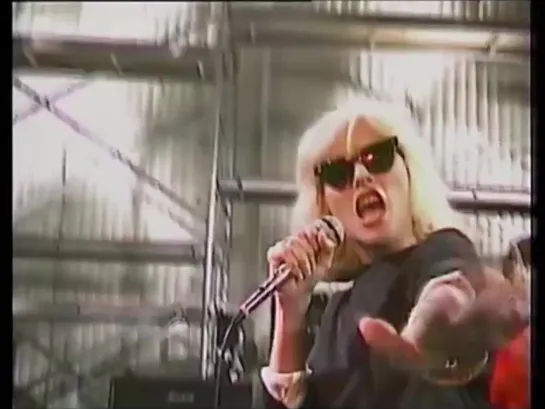 Blondie - Accidents Never Happen