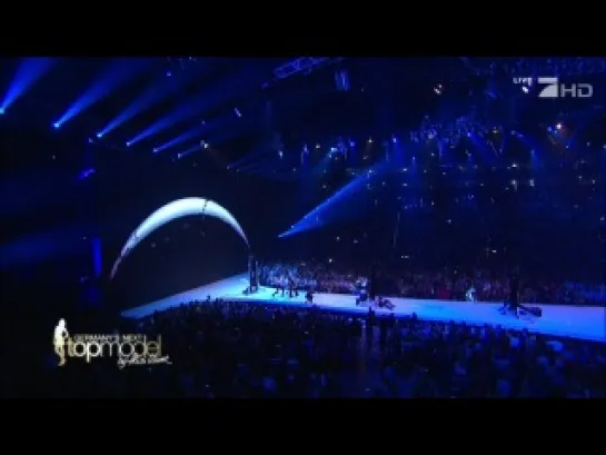 Lady Gaga - Scheibe, Born This Way, The Edge Of Glory (Live Germany's Next TopModel Final 2011)