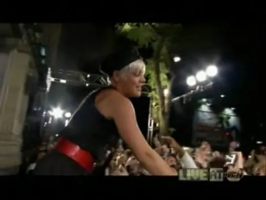 P!nk - «Trouble» (live @ Much)