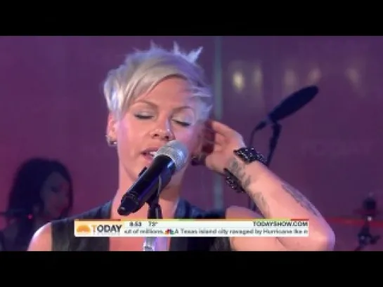 P!nk - «Please Don't Leave Me» (live @ Today Show)