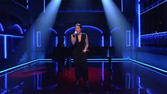 Demi Lovato - Stone Cold (Live SNL 18.1.2015)