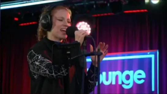 Jess Glynne - Don't Be So Hard On Yourself (BBC Radio 1 Live Lounge 3.09.2015)