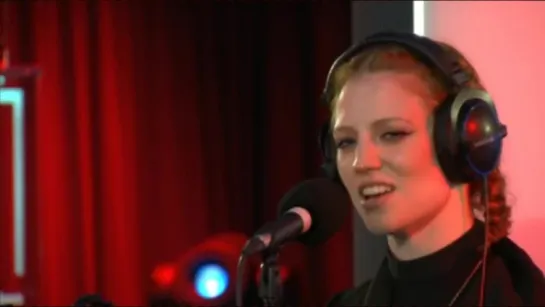 Jess Glynne - Let It Go & Umbrella (Mash-Up James Bay & Rihanna)BBC Radio 1 Live Lounge 3.09.2015