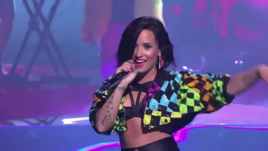 Demi Lovato - Cool For The Summer (Live The Voice Australia) 9.08.2015