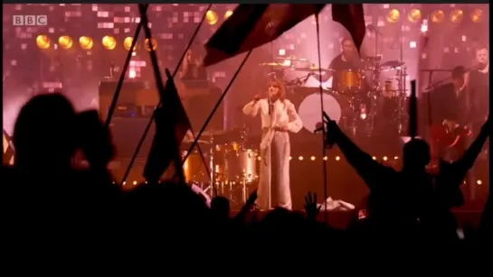 Florence + The Machine - Shake It Out (Glastonbury 2015)