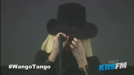 Sia - Chandelier (Live on Wango Tango 9.05.2015)