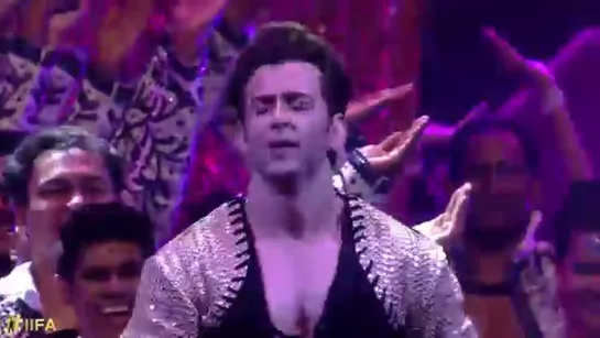 Hrithik Roshan IIFA 2016