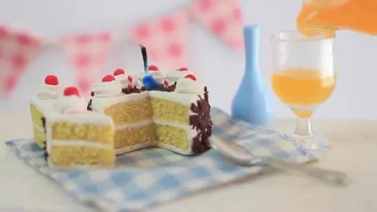 Simple Miniature Birthday Cake Tutorial