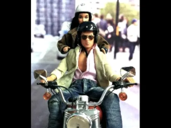 Breaking Free of the Box--Anushka and Shahrukh first looks from London for YRF (doll tribute)