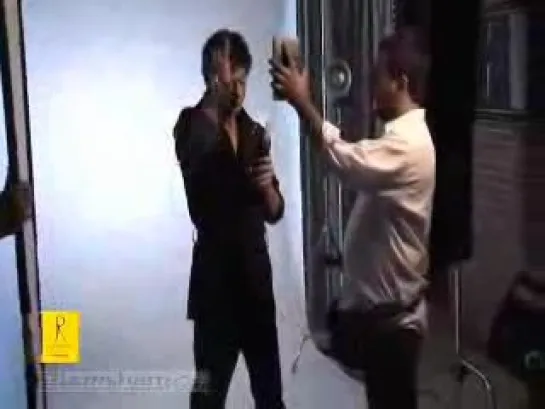 SRK's Photoshoot for Man's World by Photgrapher DABBOO RATNANI (Part 2)