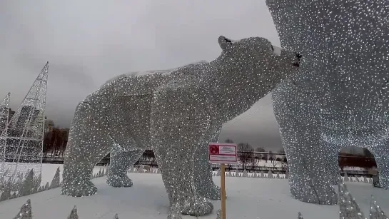 Russian bears are walking in snowy ❄️Moscow. Aqueduct in Rostokino district, Moscow. 21 Dec 2022