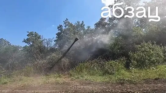 Вот так отрабатывают боевые задачи расчёты самоходок «Мста-С»