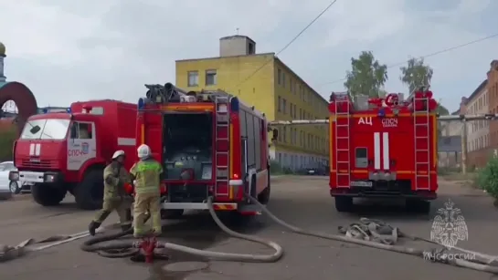 Крупный пожар в Самаре на территории бывшего завода