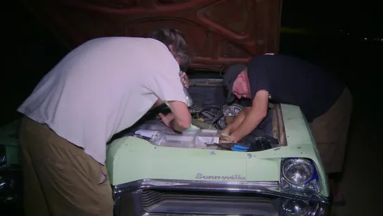 Roadkill Garage S01E11 Pontiac Bonneville To Bonneville