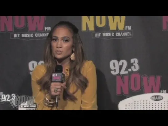 Jennifer Lopez - Interview at 92.3 Radio Station (02/05/2011)