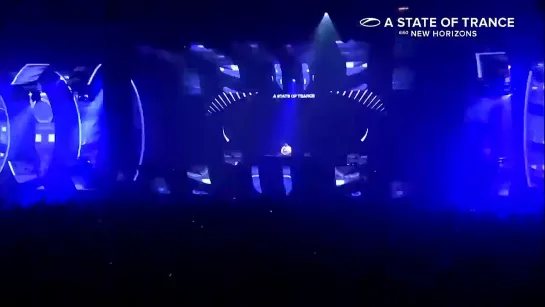 Roman Messer feat. Christina Novelli - Frozen (Alex M.O.R.P.H. Remix) [ASOT 650 @ Utrecht)