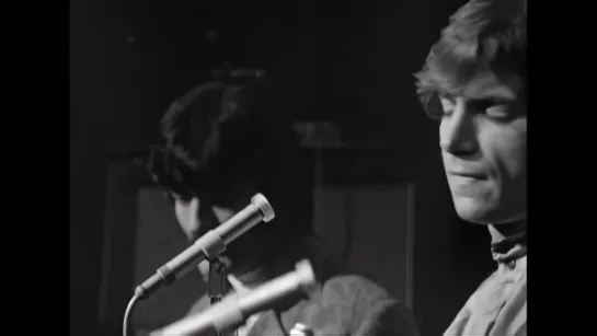 The Moody Blues - 1968 - Tuesday Afternoon - Live on French TV