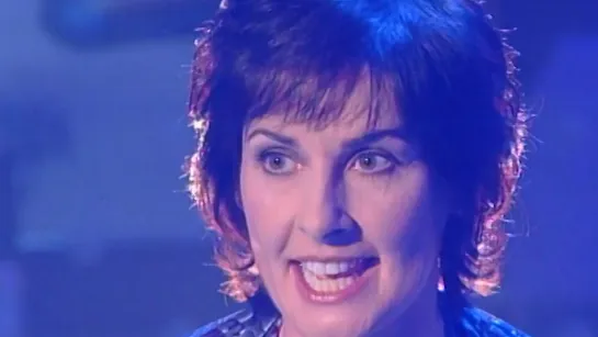 Enya - Wild Child (Sanremo Festival, 03.03.2001) Italy