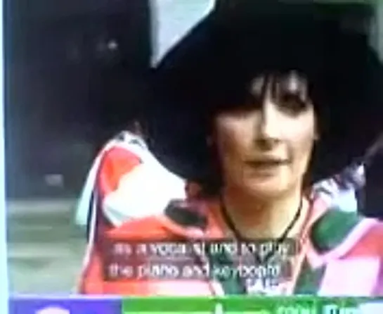 Enya Attends Honorary Doctorate Conferring Ceremony at National University of Ireland (Fanpai, 2007)