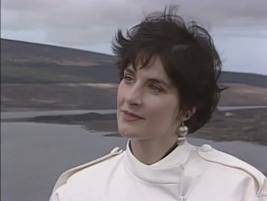 Enya - Val Doonican's Homeward Bound Interview (BBC One, 18.05.1989) UK